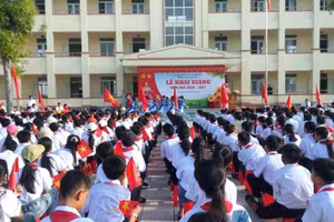 Trường THCS Vạn Lộc 2 (Thanh Hóa) khai giảng năm học mới. Ảnh: NTCC