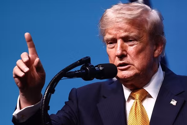 Tổng thống Trump tuyên bố Mỹ sẽ 'tiếp quản' eo biển Hormuz
