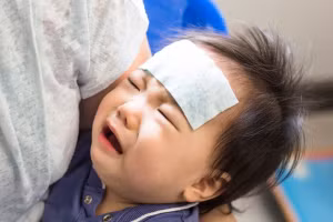 Trẻ mắc viêm màng não do virus nếu không được chữa trị kịp thời sẽ để lại hậu quả nặng nề. Ảnh: INT