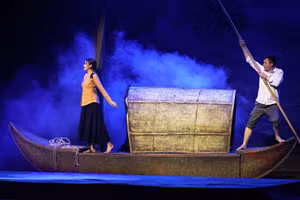 Một cảnh trong vở 'Con đò của mẹ' (kịch bản: Bùi Vũ Minh, Nhà hát Kịch Công an nhân dân dàn dựng). Ảnh: NVCC