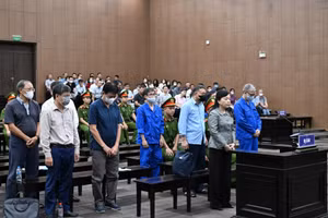 Các bị cáo tại tòa.