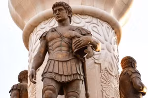 Tượng Alexander Đại đế tại Skopje, Macedonia.