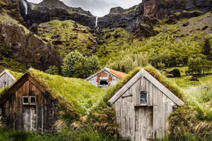 Tây Bắc Iceland là vùng đất trống trơn, chỉ giàu mỗi cỏ và cây bụi. Ảnh: Kelly Cheng Travel Photography