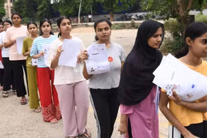 NEET là kỳ thi tuyển sinh vào trường y tại Ấn Độ.