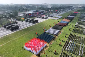 Các lực lượng thực hiện diễu binh, diễu hành tại buổi tổng hợp luyện ngày 17/7. Ảnh: Báo Quân đội Nhân dân