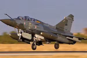 Một chiếc Dassault Mirage 2000D của Không quân Pháp.