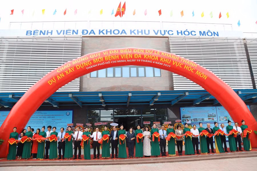 Bệnh viện Đa khoa Khu vực Hóc Môn chính thức khánh thành. 