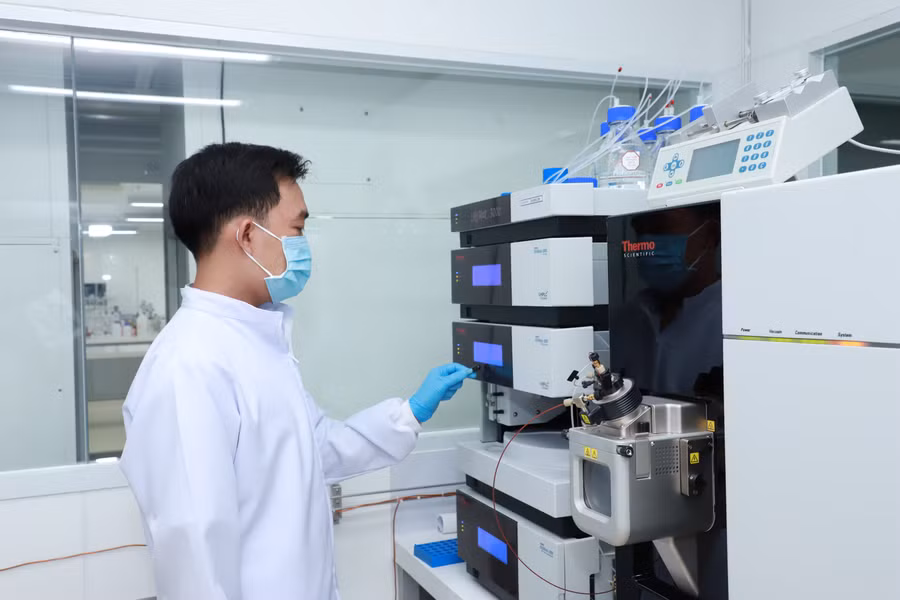 de-dam-bao-ket-qua-kiem-tra-nhanh-chong-chinh-xac-va-toan-dien-acecook-viet-nam-da-dau-tu-xay-dung-phong-thi-nghiem-hien-dai-dat-chuan-iso-17025.jpg