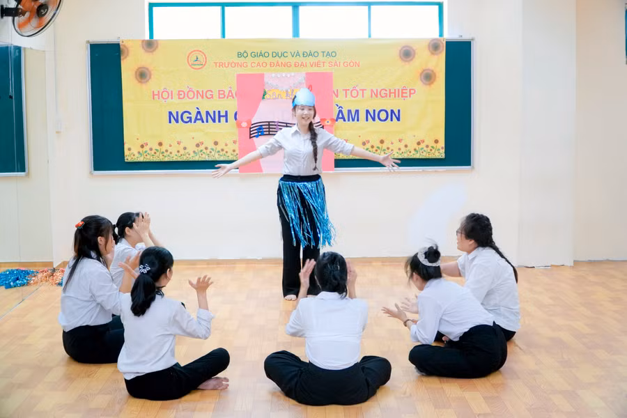 cao-dang-dai-viet-sai-gon-5.jpg