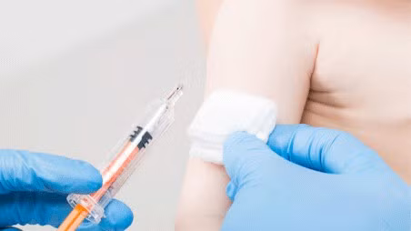 Tiêm ngừa vaccine đóng vai trò quan trọng trong việc phòng chống bệnh cho trẻ. 