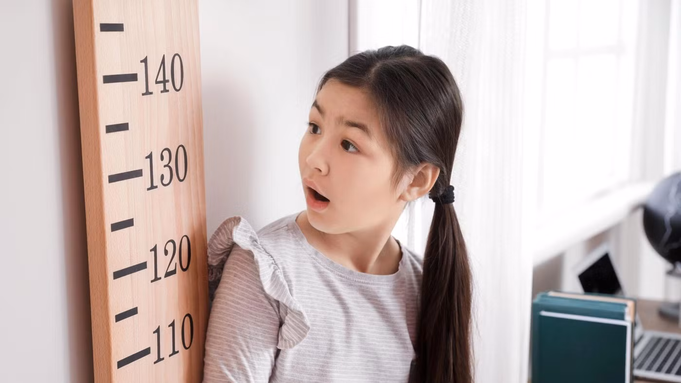 Trẻ tăng chiều cao quá nhanh cũng có thể là dấu hiệu cần kiểm tra. Ảnh minh họa: INT.