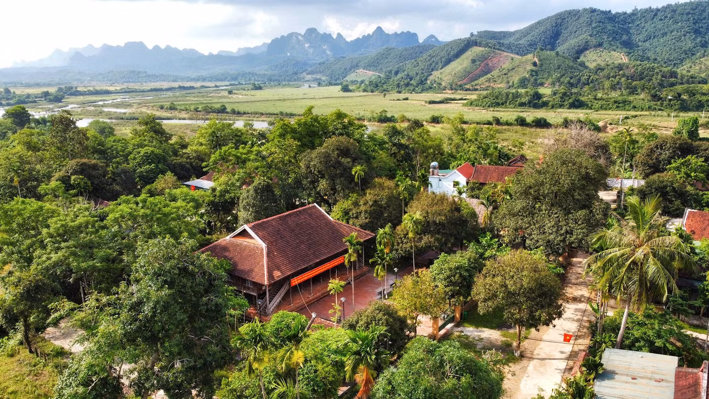Khuôn viên di tích nhà cụ Vi Văn Khang (xã Môn Sơn, Nghệ An). Ảnh: Nguyễn Cường