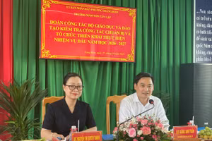 Thứ trưởng Bộ GD&ĐT Nguyễn Thị Quyên Thanh (trái) tại buổi làm việc. Ảnh: Hà An. 