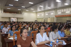 Đông đảo cán bộ quản lý, giáo viên tại TP Đồng Nai tham gia lớp tập huấn.