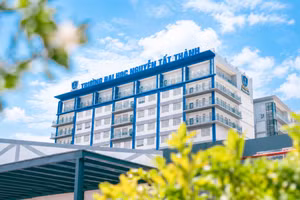 Một tòa nhà của Trường ĐH Nguyễn Tất Thành. Ảnh: NTCC.