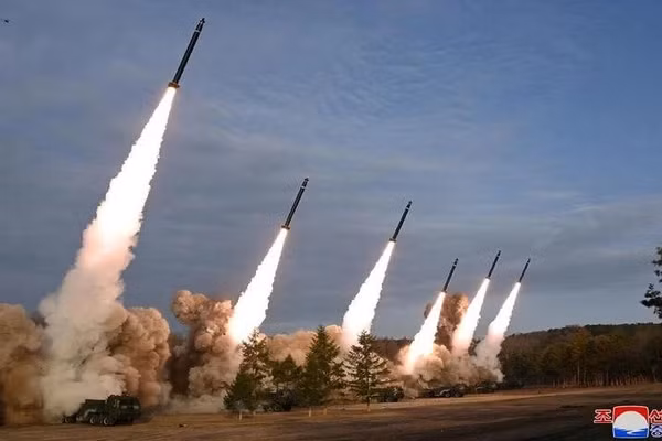 Triều Tiên cung cấp tên lửa Hwasong-11C cho Nga: Bước ngoặt của xung đột Ukraine?