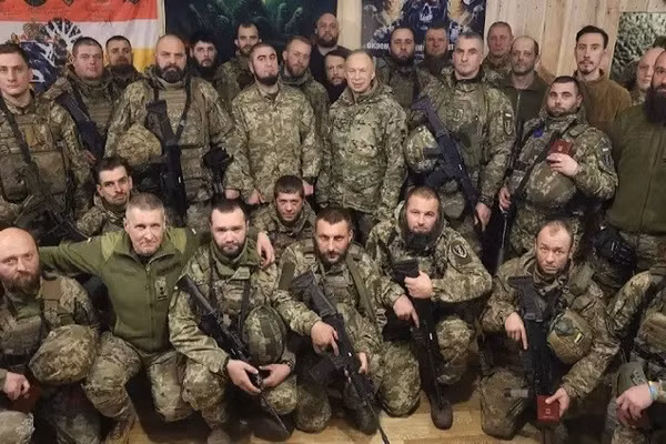 Quân đội Ukraine đã biến thành ‘Dân quân NATO’