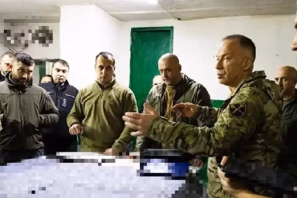 Tướng ra lệnh tử thủ, quân tháo chạy khỏi Pokrovsk và Myrnohrad
