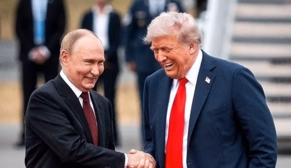 Tổng thống Nga Vladimir Putin (trái) và Tổng thống Mỹ Donald Trump.