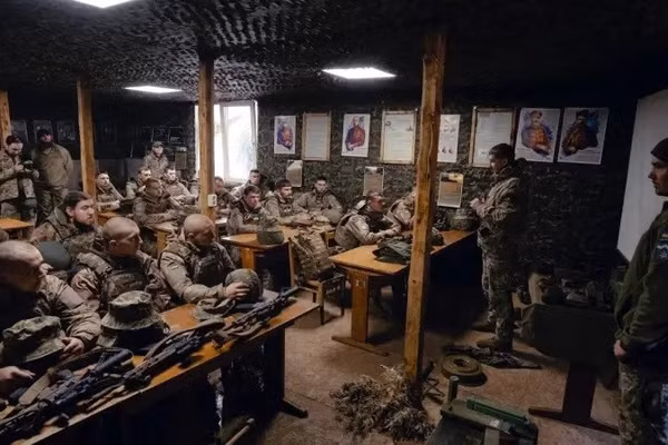 Xung đột Nga-Ukraine chỉ là một phần của cuộc chiến 3 giai đoạn?