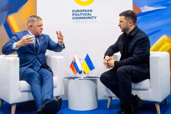 Thủ tướng Fico hủy tham dự duyệt binh Ngày Chiến thắng của Nga sau khi gặp ông Zelensky