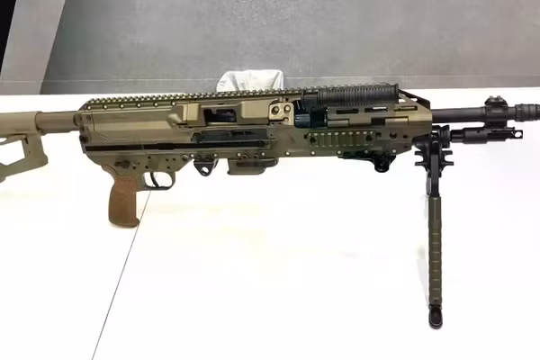 Sig Sauer nâng cấp súng máy M250 khiến nó trở nên ngắn và nhẹ hơn