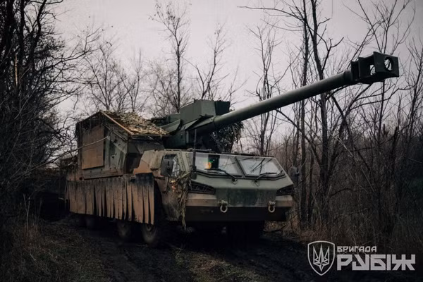 Lần đầu tiên pháo tự hành DITA 155mm tối tân bị phá hủy ở Ukraine