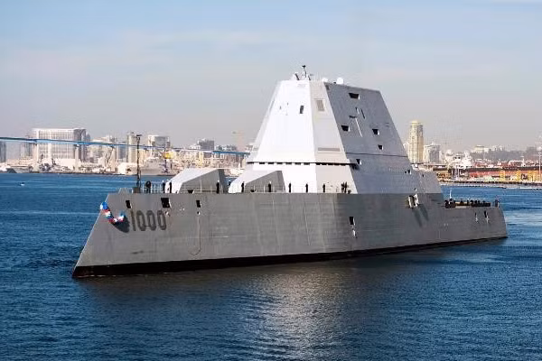 Mỹ cố gắng cứu vãn 'dự án thảm họa' tàu khu trục Zumwalt bằng vũ khí mới