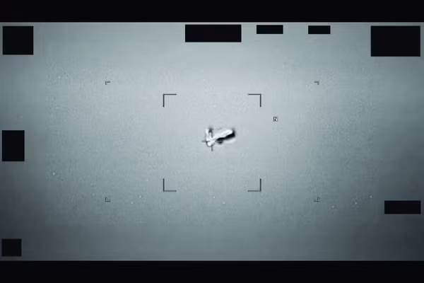 Lầu Năm Góc đã công bố một kho lưu trữ tài liệu về UFO