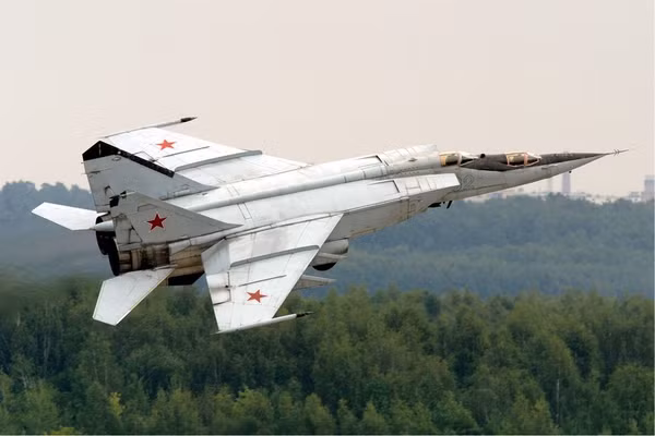 Máy bay trinh sát tầm cao Khishtnik sẽ sánh ngang MiG-25R?