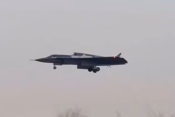 Lộ diện nguyên mẫu J-36 thứ hai với hàng loạt thay đổi lớn