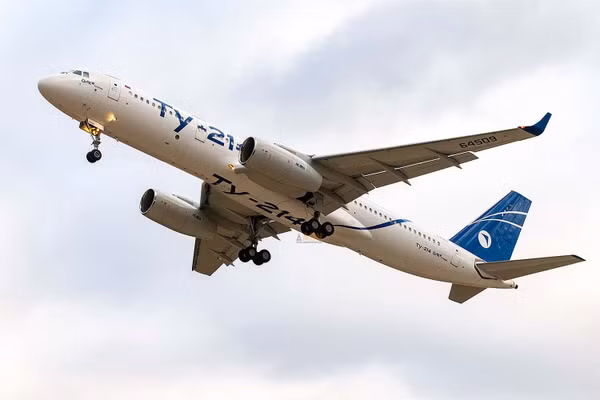 Máy bay Tu-214 của Nga 'như một chiếc va li không có tay cầm'