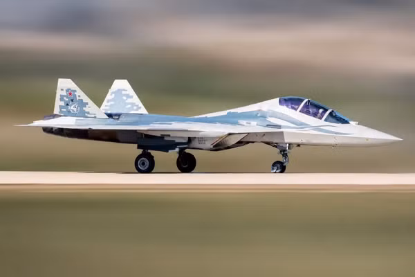 Lần đầu tiên Nga giới thiệu máy bay chiến đấu 2 chỗ ngồi Su-57D cách mạng hóa