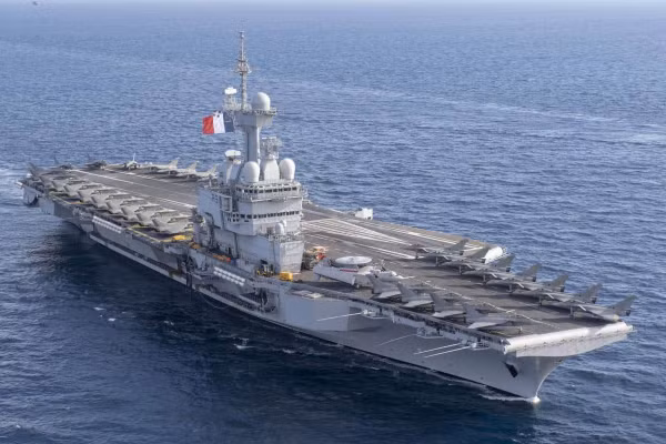 Hỏa hoạn bùng phát trên tàu sân bay hạt nhân Charles de Gaulle của Pháp
