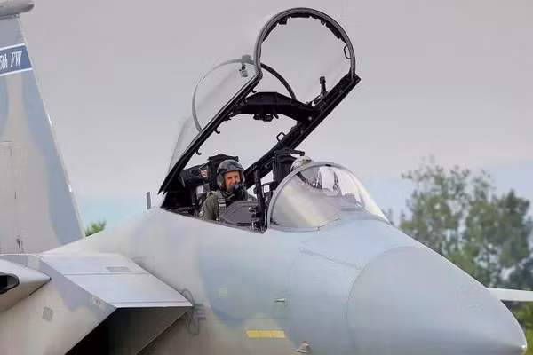 Cựu phi công NATO 'thân Putin' sắp trở thành cơn ác mộng tồi tệ nhất của EU 