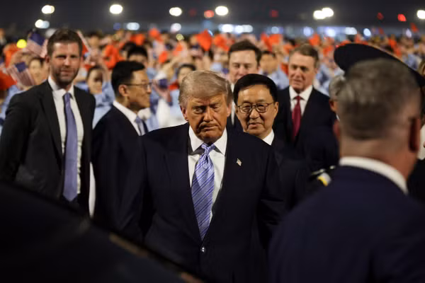 Ông Trump đề nghị gì với Trung Quốc để đổi lấy việc từ bỏ ủng hộ Nga và Iran?
