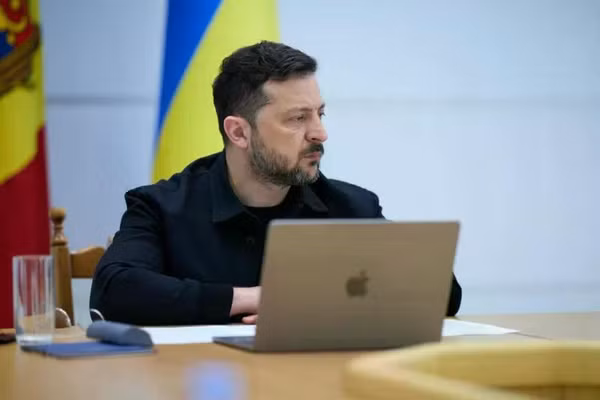 Tổng thống Zelensky đưa ra tối hậu thư kéo dài một tuần cho ông Lukashenko