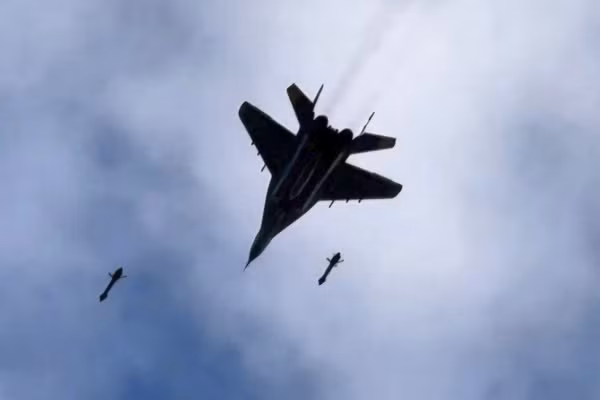 MiG-29 Ukraine chặn đứng cuộc tấn công vào Sumy bằng cách ném bom khu vực Kursk