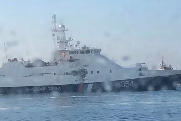 Tàu Izumrud bị hư hại trong vụ va chạm hồi năm 2018.