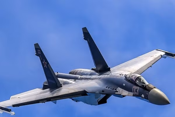 Hai tiêm kích Su-35S của Nga va chạm trên bầu trời vùng Kursk