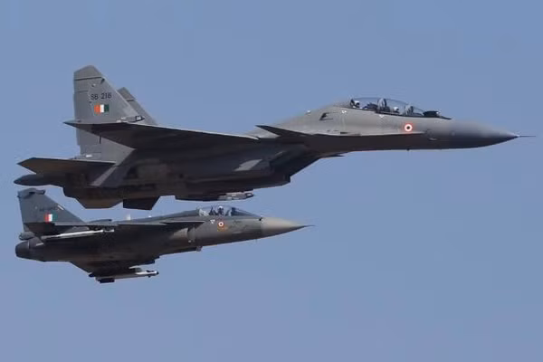 Su-30MKI Ấn Độ trang bị tên lửa R-37M để xóa ưu thế của J-20 Trung Quốc