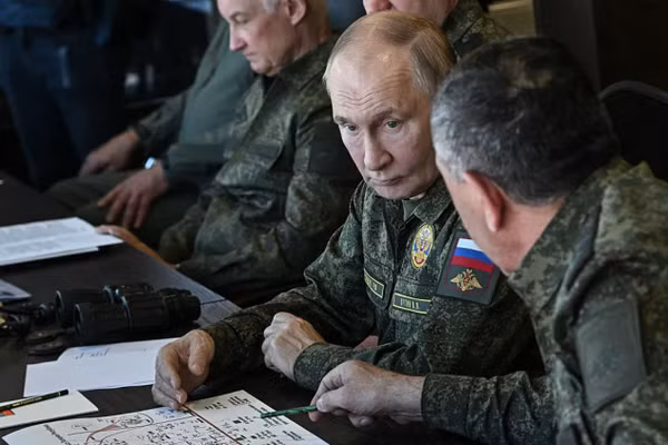 Ông Putin chỉ thị cho giới lãnh đạo quân đội 'phá vỡ NATO và EU từ bên trong'