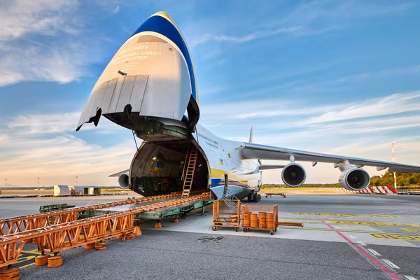 An-124 Ruslan của Ukraine đã cứu hai 'gã khổng lồ' Boeing và Airbus như thế nào?