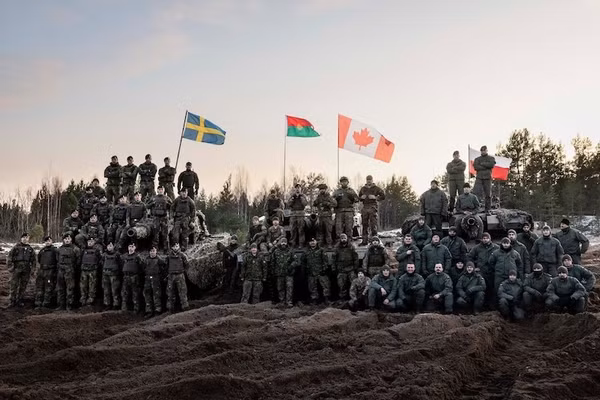 Lữ đoàn đa quốc gia NATO sát biên giới Nga đã sẵn sàng chiến đấu