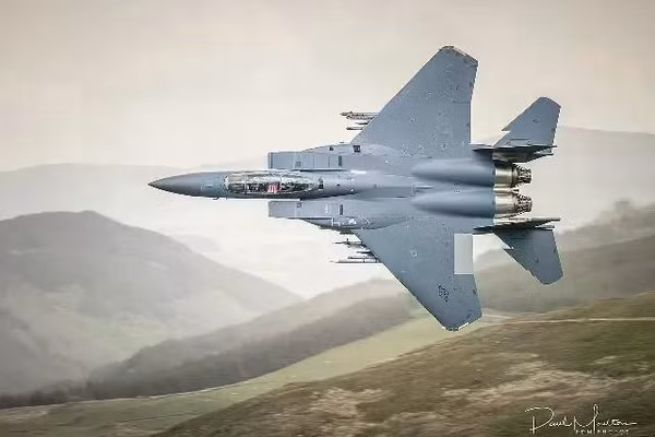 Phi công F-15 bị bắn rơi tiết lộ bầy đàn UAV bất thường 'hình con sứa' của Iran