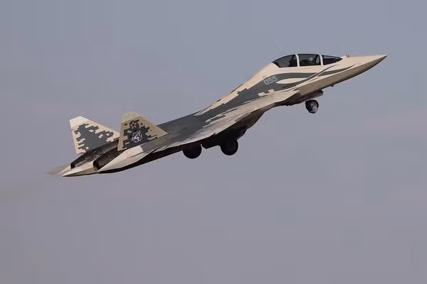 Tiêm kích Su-57 vừa rơi của Nga là loại Su-57D mới ra mắt?