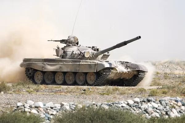 Nửa thế kỷ phục vụ bền bỉ của xe tăng T-80 huyền thoại