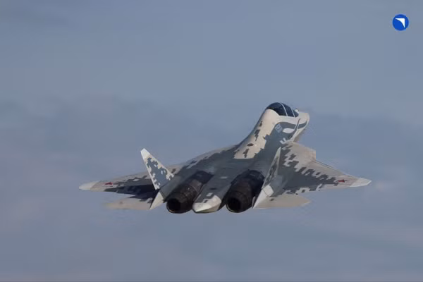 Tại sao Nga phải chế tạo phiên bản 2 chỗ ngồi của Su-57?