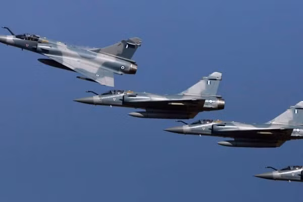 NATO gây sức ép buộc Athens chuyển giao tiêm kích
