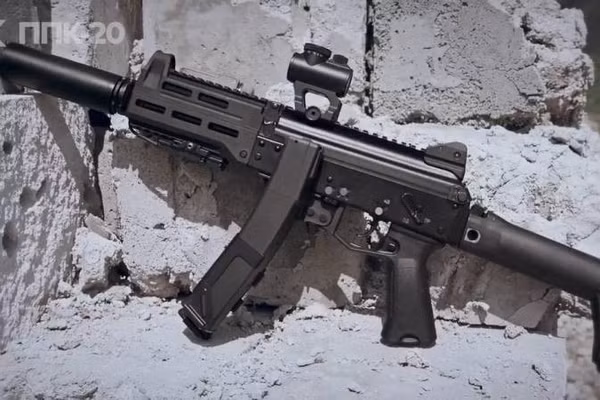 Lô lớn súng tiểu liên PPK-20 được giao cho khách hàng bí ẩn